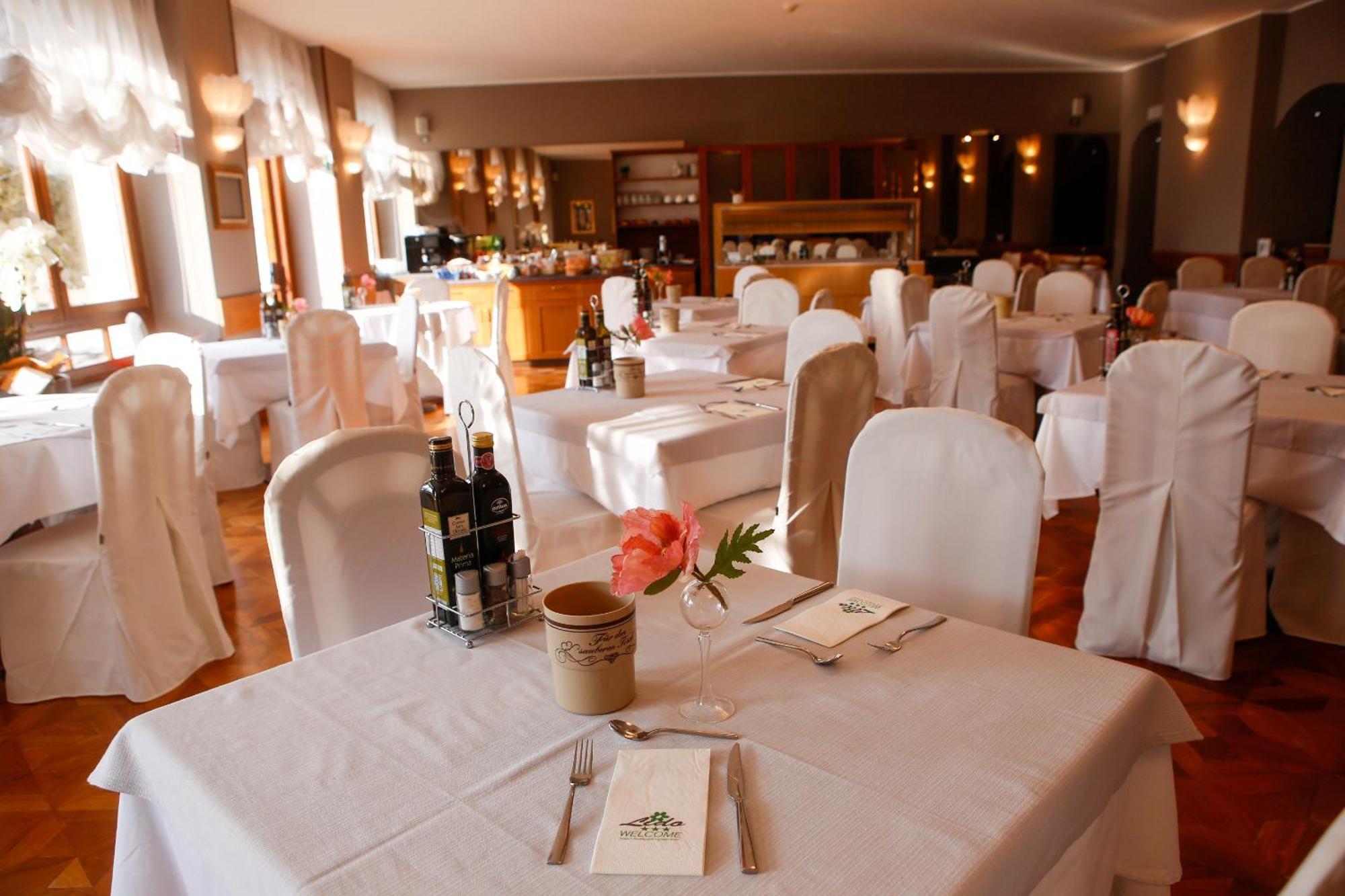Hotel Lido Pieve Di Ledro Ngoại thất bức ảnh