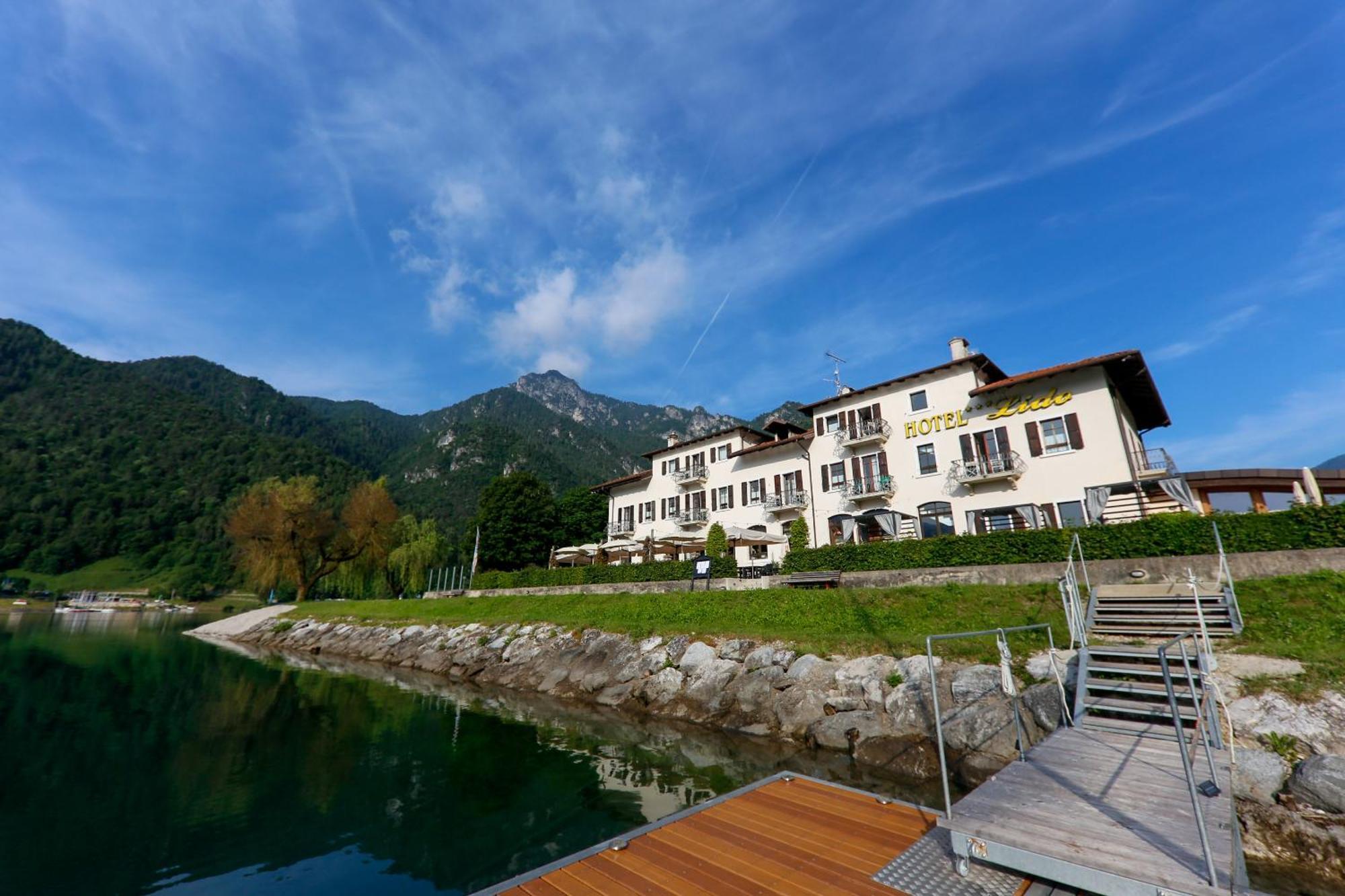 Hotel Lido Pieve Di Ledro Ngoại thất bức ảnh