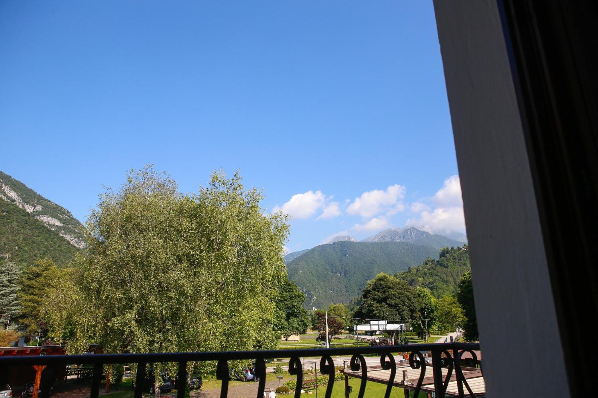 Hotel Lido Pieve Di Ledro Ngoại thất bức ảnh
