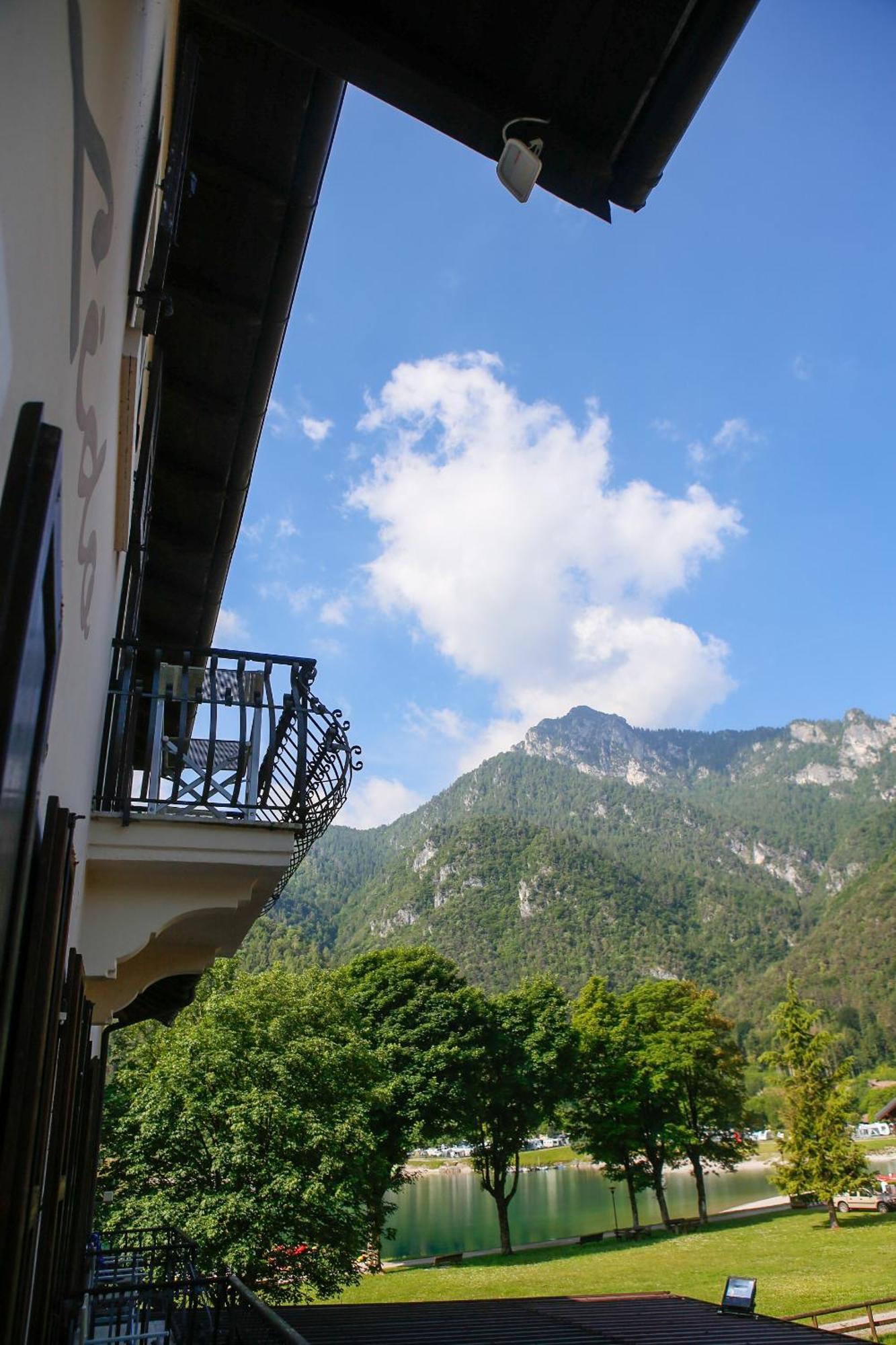 Hotel Lido Pieve Di Ledro Ngoại thất bức ảnh