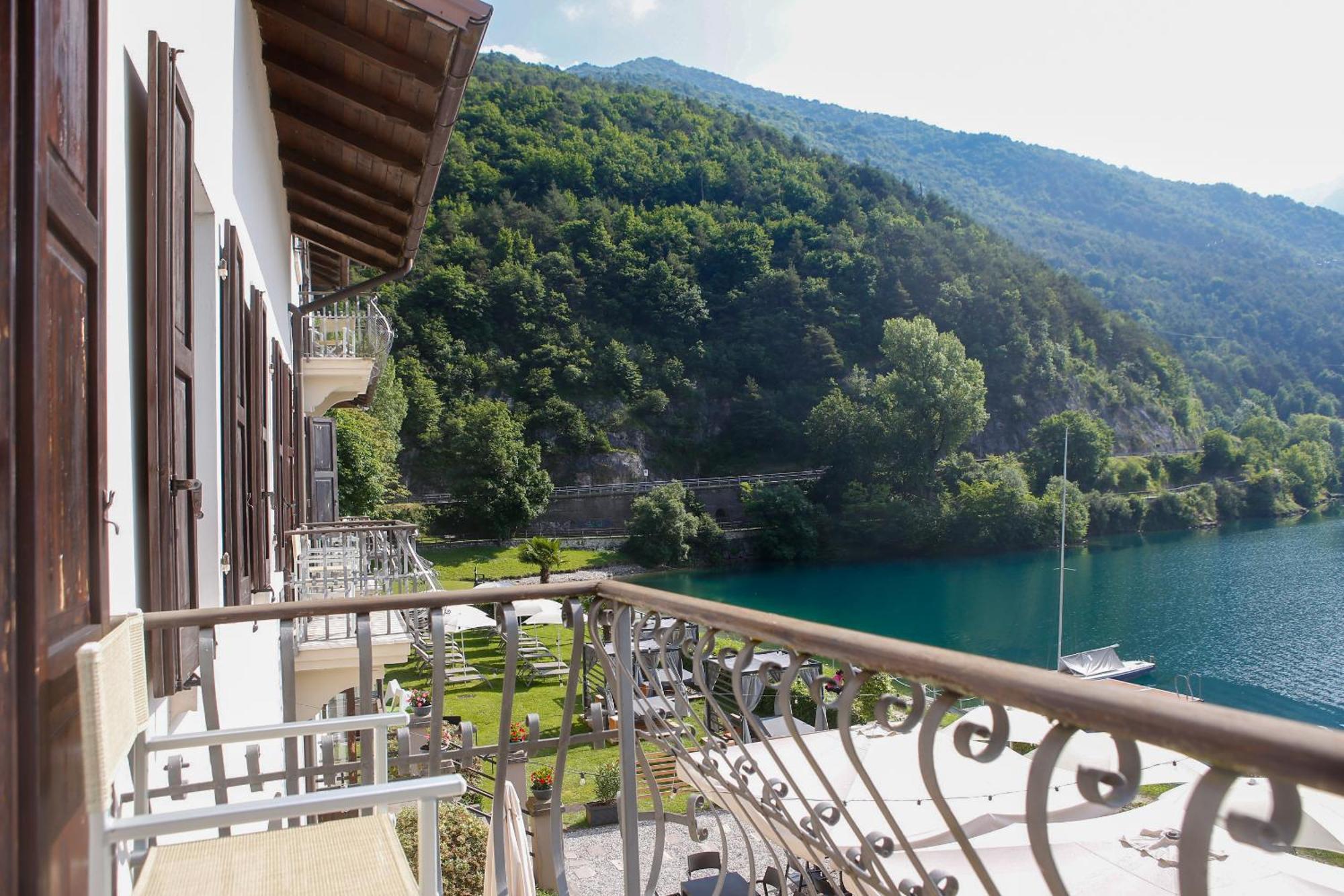 Hotel Lido Pieve Di Ledro Ngoại thất bức ảnh
